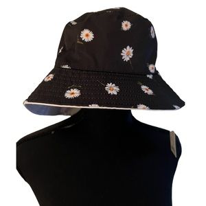 Alice+Olivia Reversible Bucket Hat